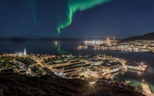 City lights green aurora lake free wallpaper - medium preview image