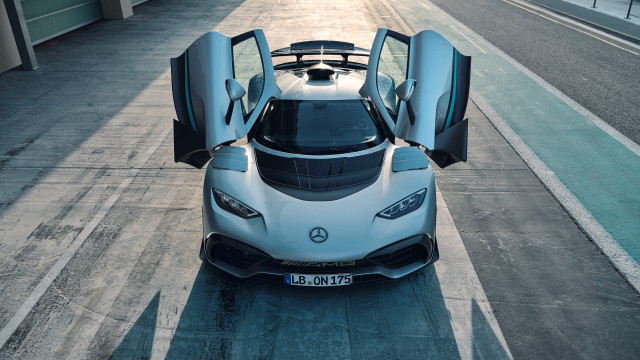 White sports car open doors #8 free wallpaper - medium preview image