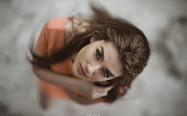 Elina karimova smiling blue eyes free wallpaper - medium preview image