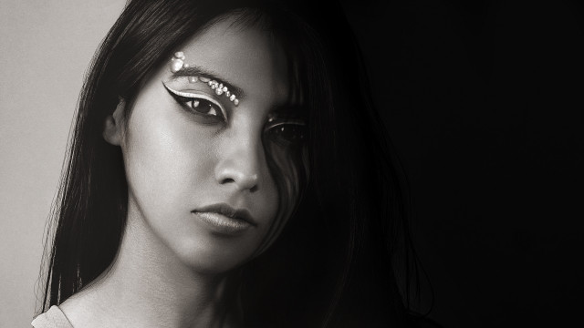 Gothic portrait fakeeyeliner fakenosering blackhair free wallpaper - medium preview image