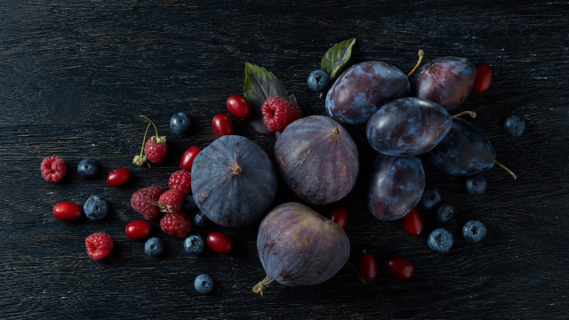 Fruit berries leaf stilllife food free wallpaper - medium preview image