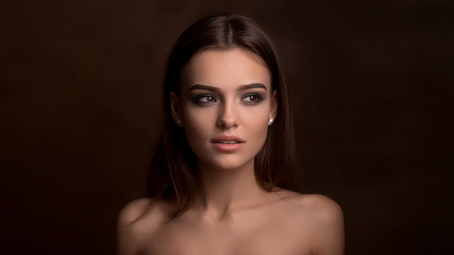 Woman brown background portrait jewelry free wallpaper - medium preview image