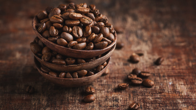 Wooden bowl coffee beans table free wallpaper - medium preview image