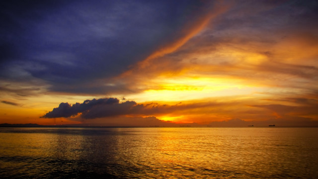 Sunset ocean clouds boat horizon #3 free wallpaper - medium preview image