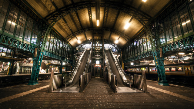 Train station large escalator center free wallpaper - medium preview image