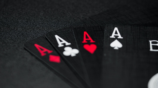 Four cards red white black #2 free wallpaper - medium preview image