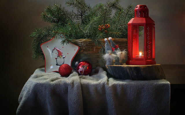 Red lantern white plate christmas free wallpaper - medium preview image
