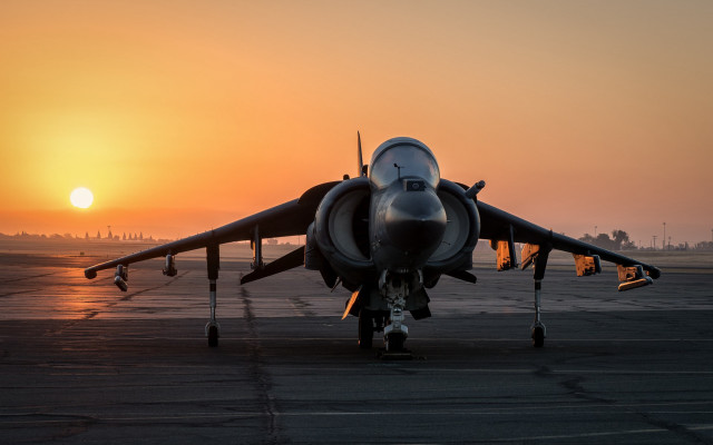Jet sunset backlit person daren free wallpaper - medium preview image