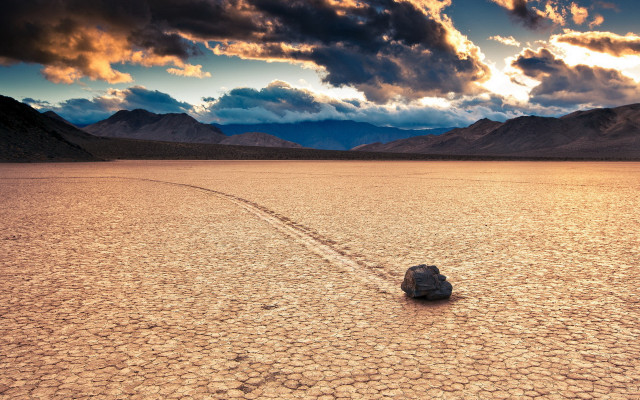 Desert rock trail clouds mountain free wallpaper - medium preview image