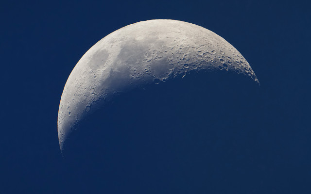 Half moon blue sky clouds free wallpaper - medium preview image