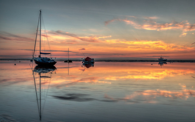 Boats sunset reflections cloudy sky free wallpaper - medium preview image