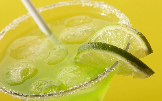 Limeade lime slice straw yellow free wallpaper - medium preview image