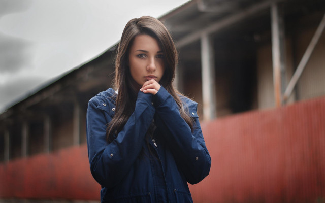 Woman building face blurry portrait free wallpaper - medium preview image
