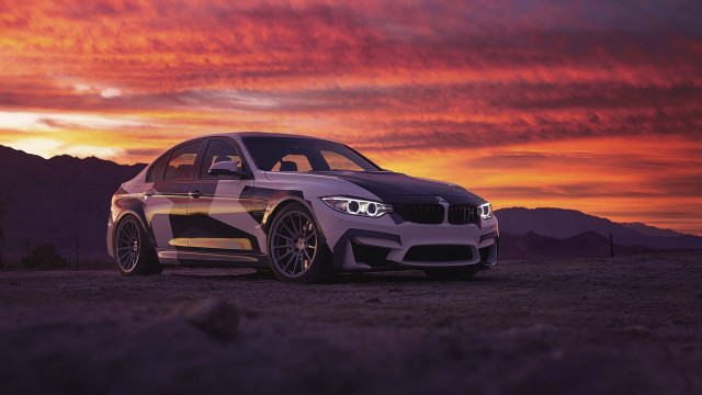 Desert sunset car clouds mountain free wallpaper - medium preview image