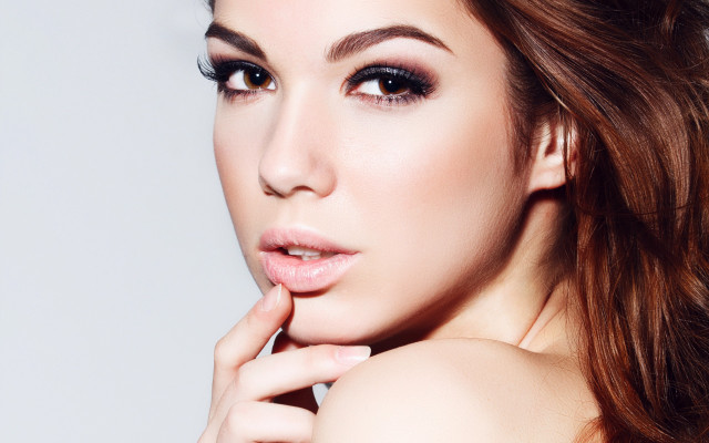 Woman brownhair whitebackground posing photorealistic free wallpaper - medium preview image