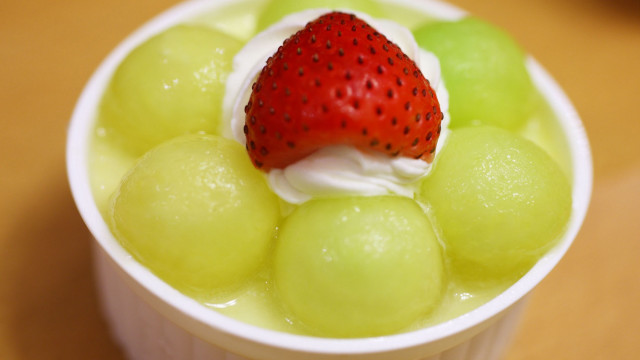 Small cup fruit strawberries grapes #2 free wallpaper - medium preview image
