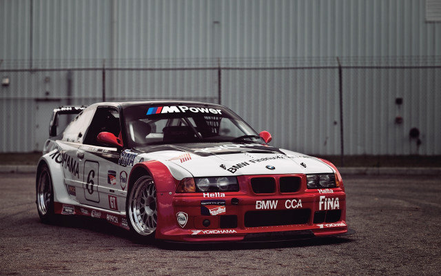 Bmw racecar parkinglot building sign free wallpaper - medium preview image