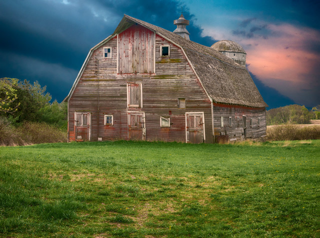 Barn window grass stormy sky free wallpaper - medium preview image