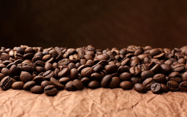 Coffee beans pile table brown free wallpaper - medium preview image