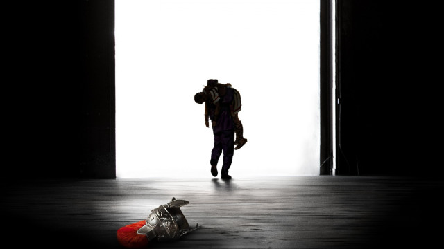 Man backpack doorway redball brokenshoe free wallpaper - medium preview image
