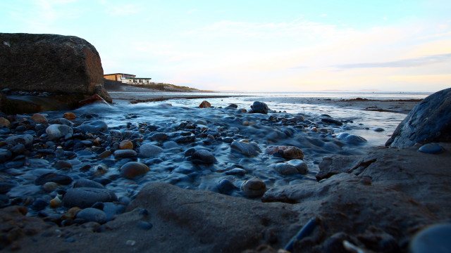 Bascove beach rocks water house free wallpaper - medium preview image