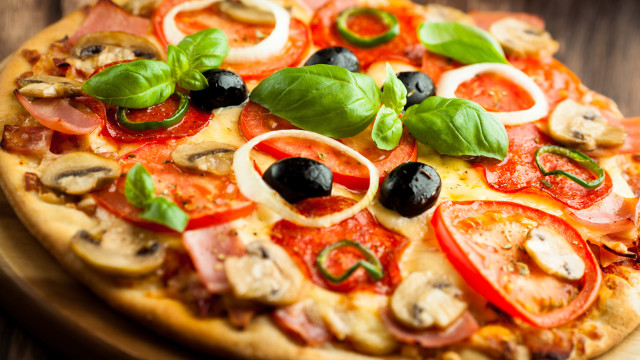Pizza tomatoes mushrooms olives basil free wallpaper - medium preview image
