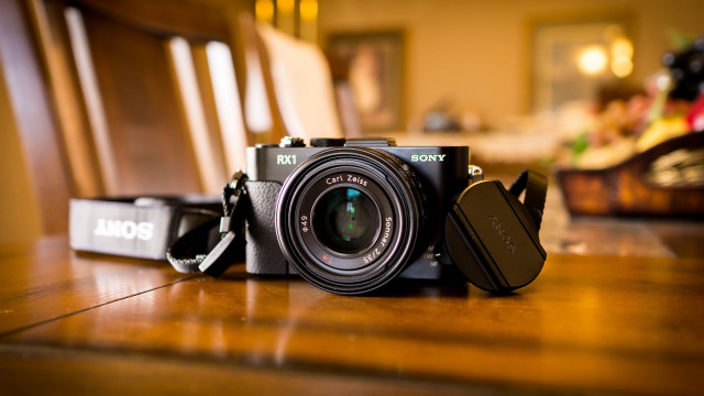 Camera table tiltshift blurry bokeh free wallpaper - medium preview image