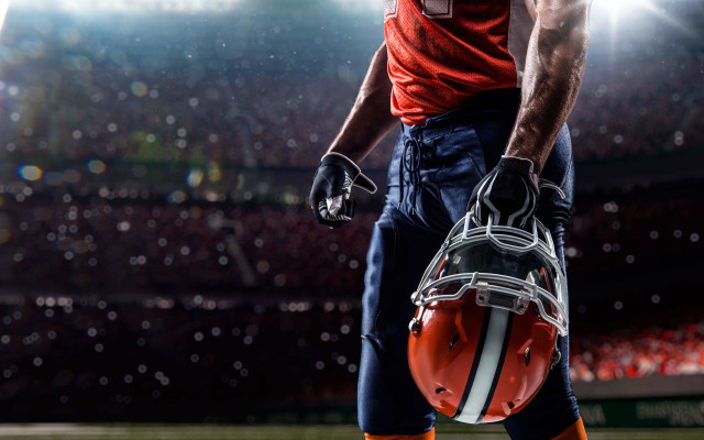 Football player stadium rain drops free wallpaper - medium preview image