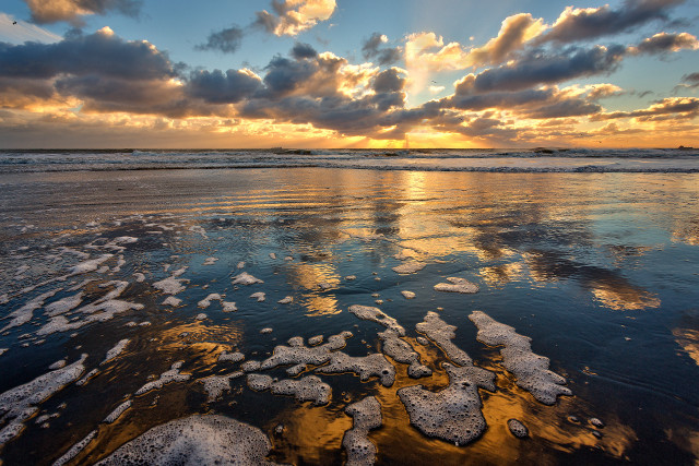 Sunset water ice clouds beach free wallpaper - medium preview image