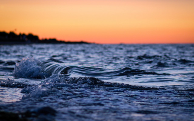 Wave shore dawn lighthouse ocean free wallpaper - medium preview image