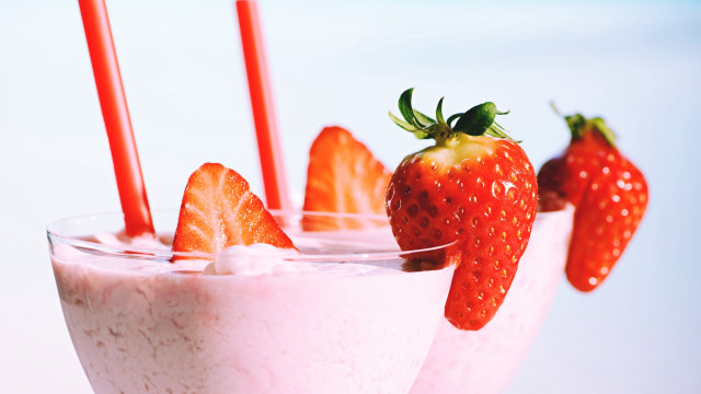 Strawberry milkshake glasses berries cake free wallpaper - medium preview image