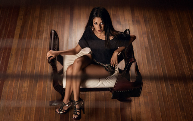 Woman sitting crossed legs highheels #2 free wallpaper - medium preview image