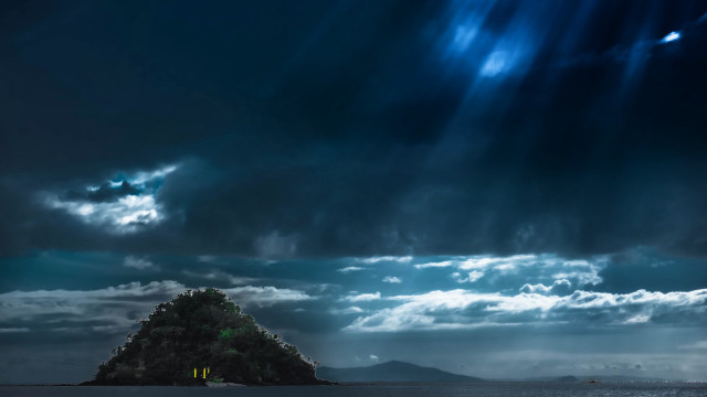 Small island cloudy sky light free wallpaper - medium preview image