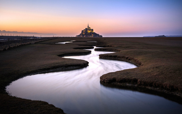 Small river field clock tower free wallpaper - medium preview image