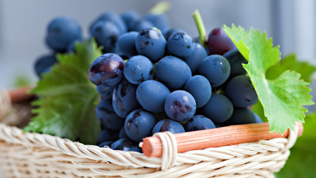 Grapes basket green leaf window free wallpaper - medium preview image