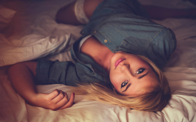Woman bed whitecomforter bluehead pillow free wallpaper - medium preview image