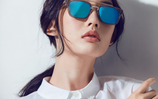 Woman sunglasses white shirt pose free wallpaper - medium preview image