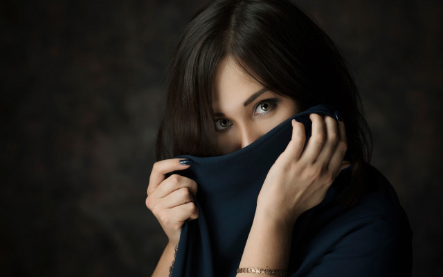 Woman scarf portrait black background free wallpaper for desktop - medium preview image