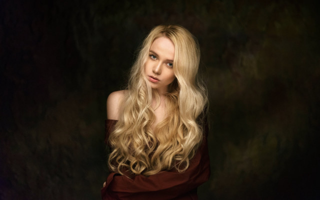 Blonde woman rococo portrait green free wallpaper for desktop - medium preview image