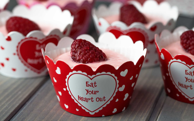 Cupcake closeup raspberries table other free wallpaper - medium preview image