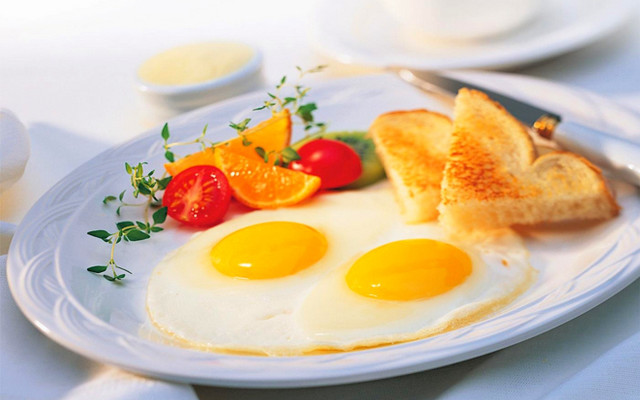 Plate eggs toast tomatoes table free wallpaper - medium preview image