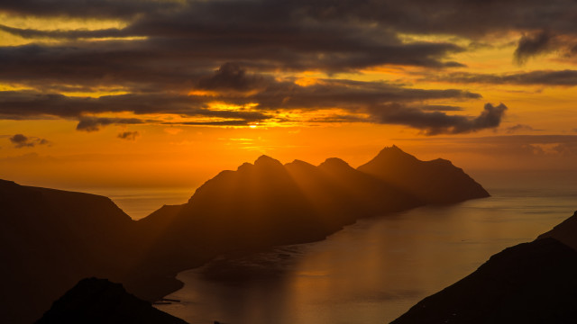 Sunset mountain range water cityscape free wallpaper - medium preview image