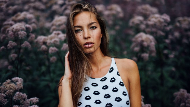Polka dot top flower field free wallpaper - medium preview image