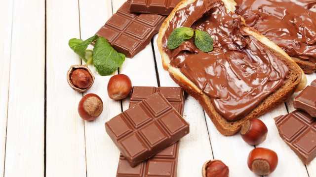 Bread chocolate spread nuts white free wallpaper - medium preview image