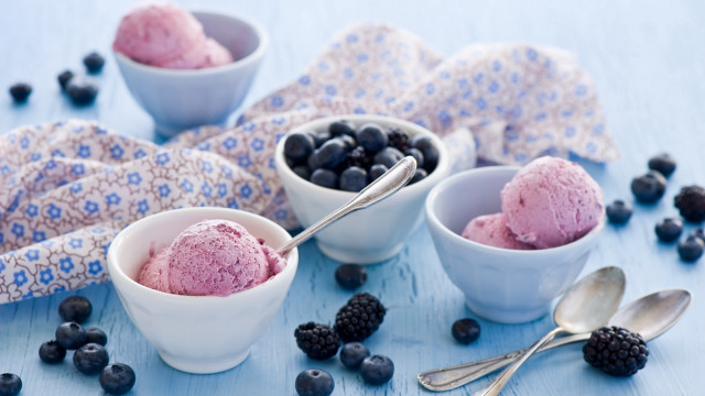 Ice cream bowls berries spoons free wallpaper - medium preview image