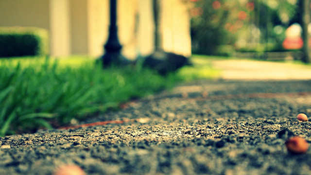 Small balls road house lawn free wallpaper - medium preview image