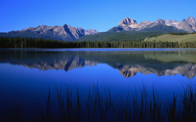 Lake mountains foreground trees bench free wallpaper - medium preview image