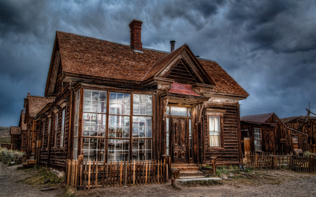 Wooden house cloudy sky architecture free wallpaper - medium preview image