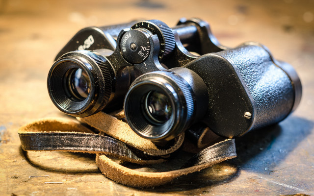 Binoculars leather strap scissors beach free wallpaper - medium preview image