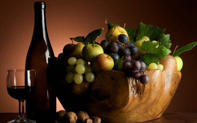 Wooden bowl grapes wine still free wallpaper - medium preview image